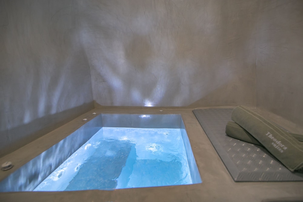 Theodora Suites - Adults Only 22/48