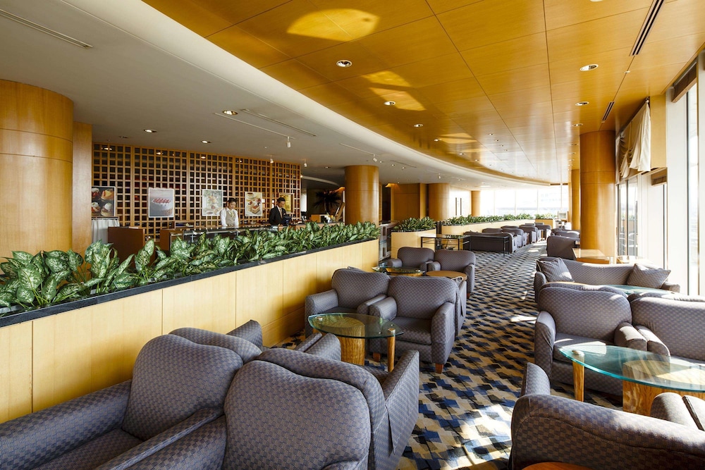 The Yokohama Bay Hotel Tokyu 30/48