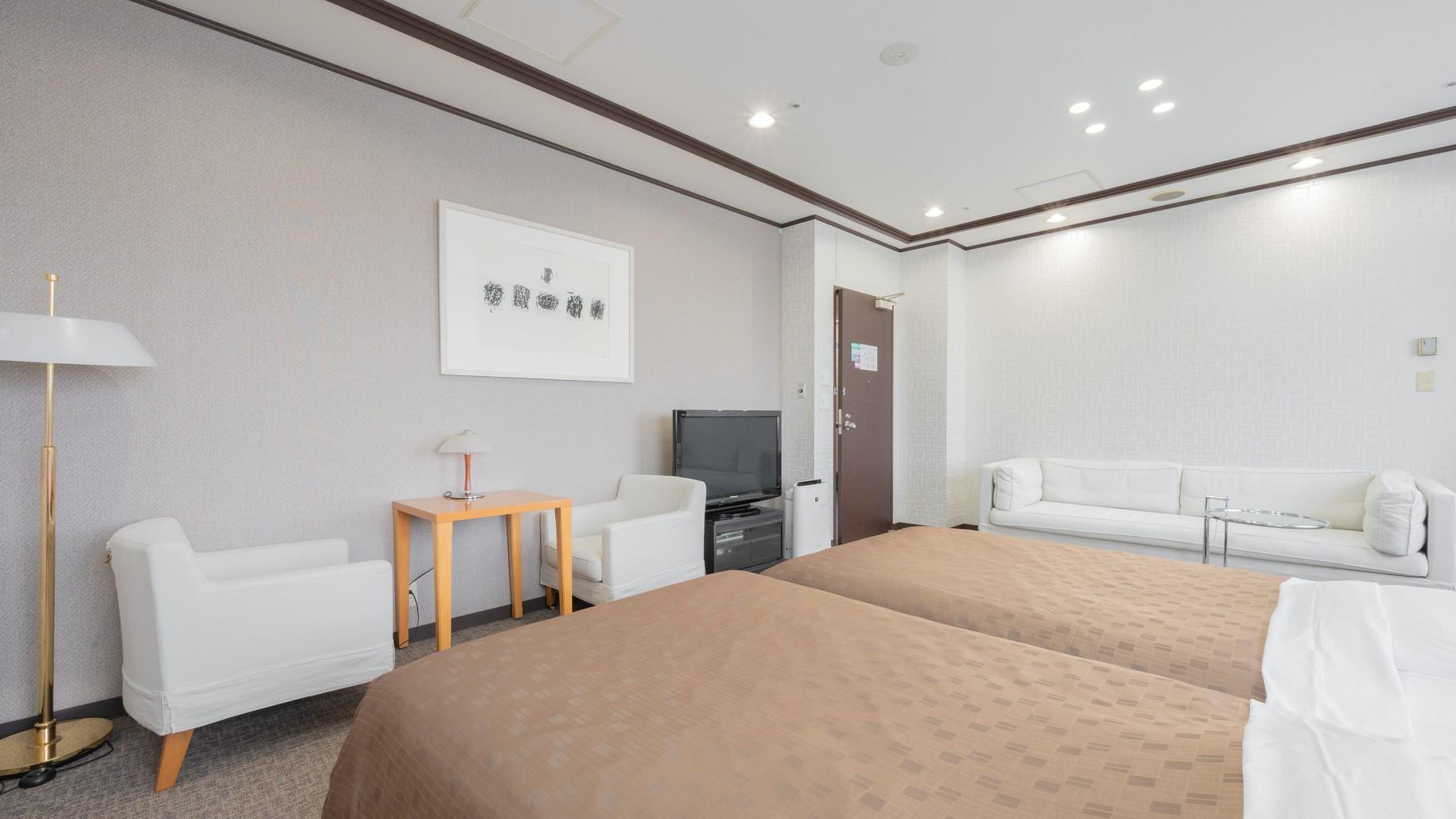Room, Quadruple