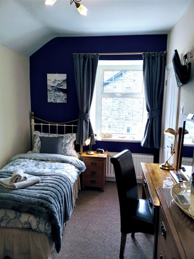 Oakfield House Bed and Breakfast 10/44