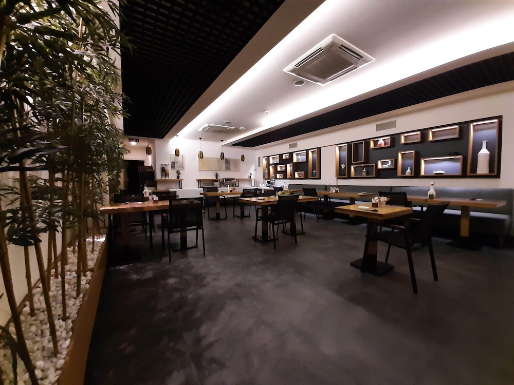 Sapko Airport Hotel 36/46
