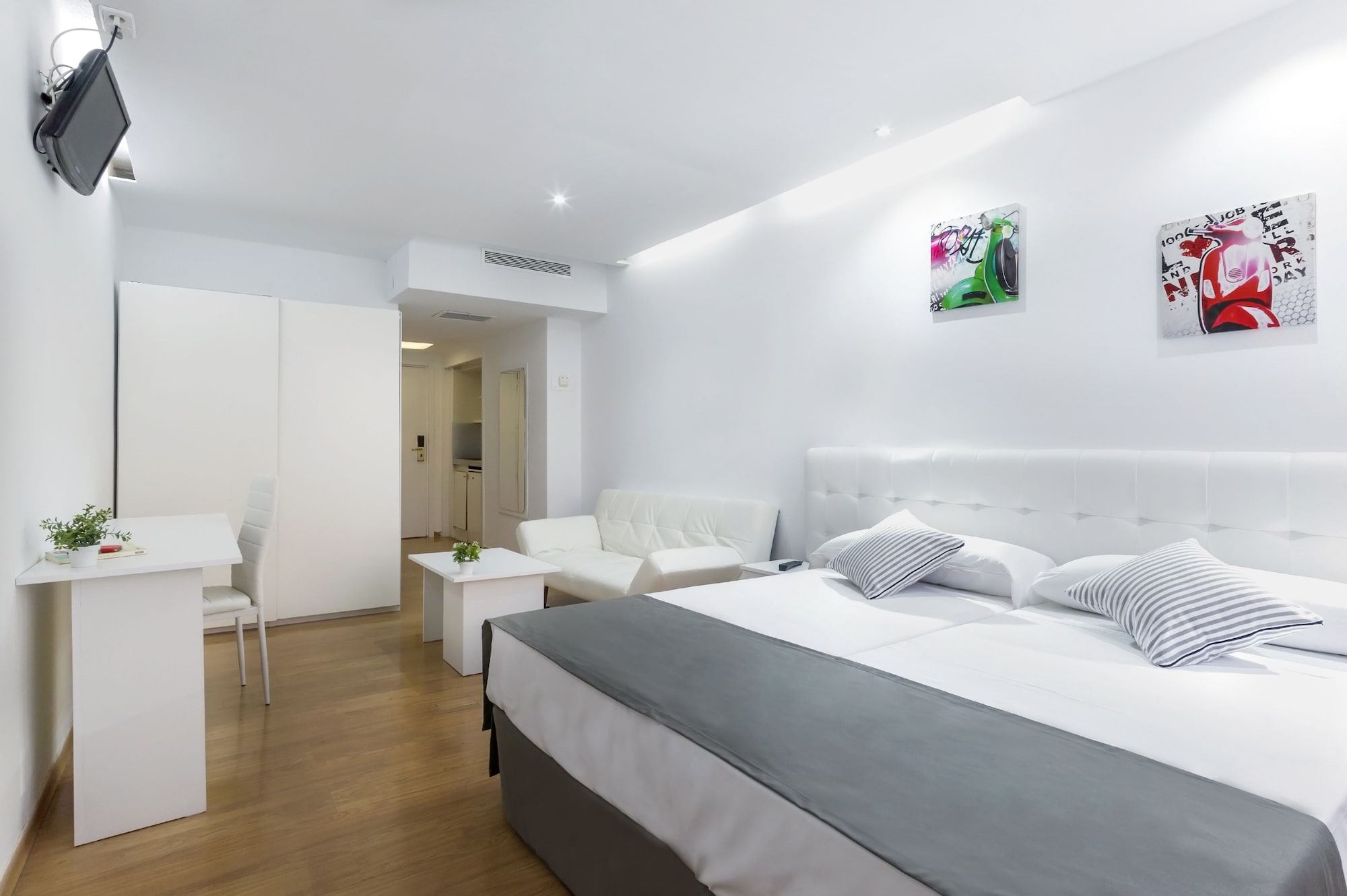 SUPERIOR, DOUBLE BED