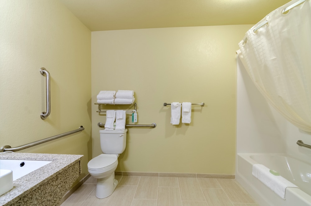 Cobblestone Inn & Suites - Oberlin 24/57