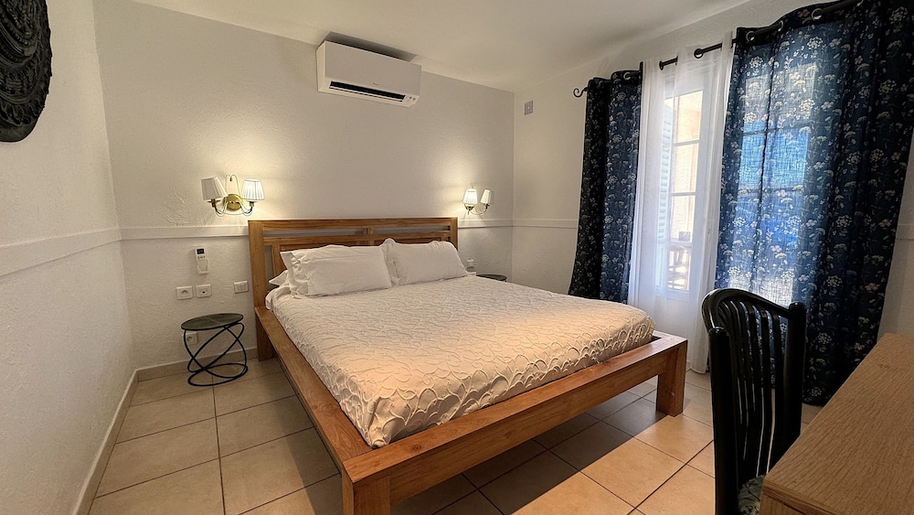 SUPERIOR, DOUBLE BED