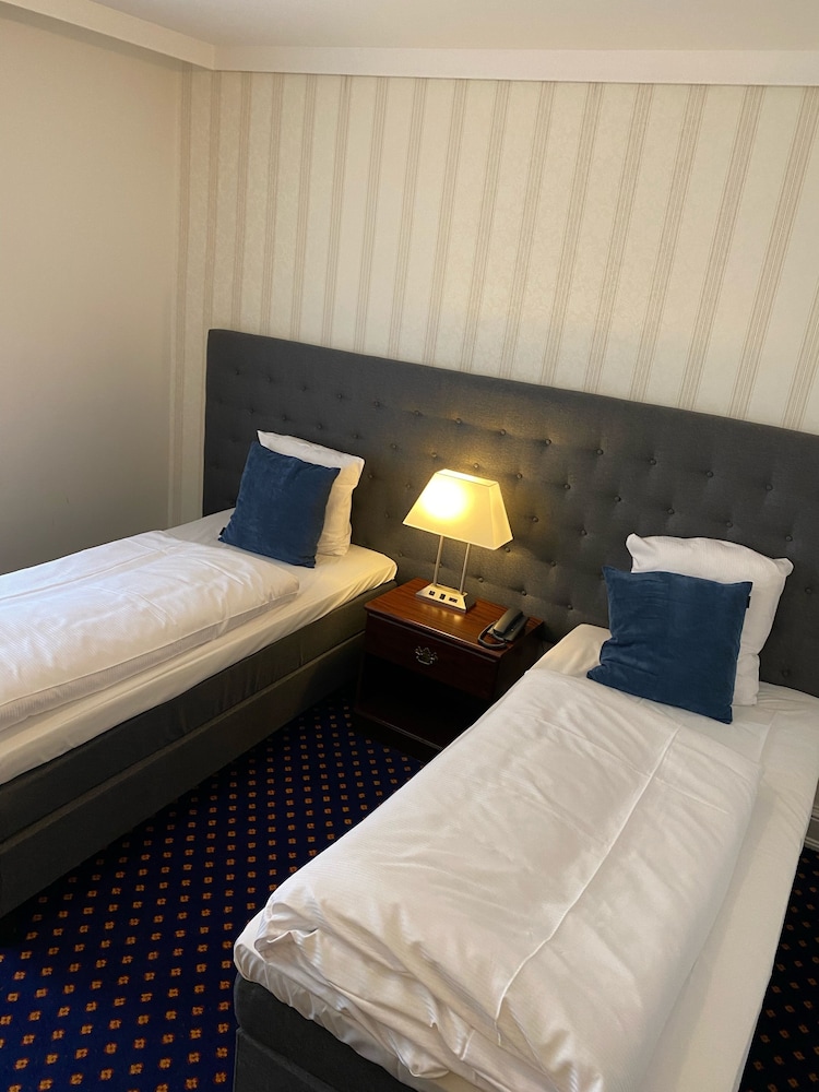 Helnan Phonix Hotel 13/67