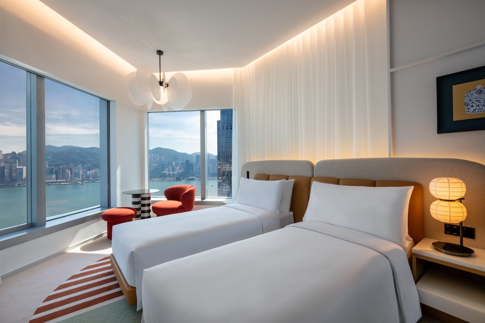 Mondrian Hong Kong 12/48