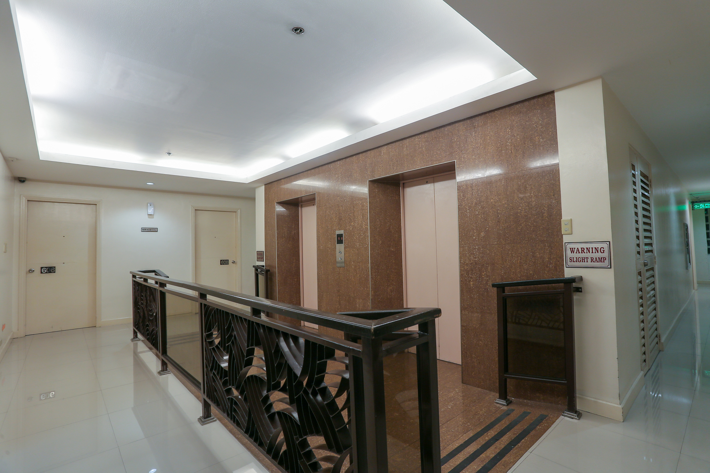 Paragon Tower Hotel 2/50