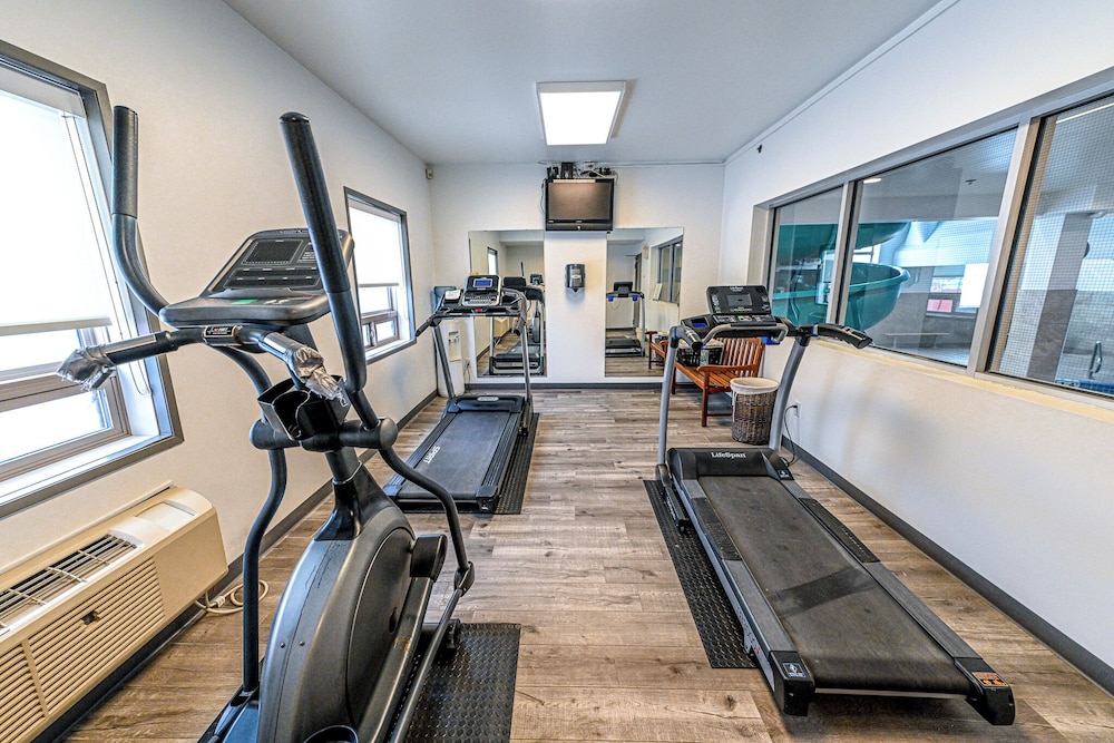 Service Plus Inn and Suites - Grande Prairie 36/62