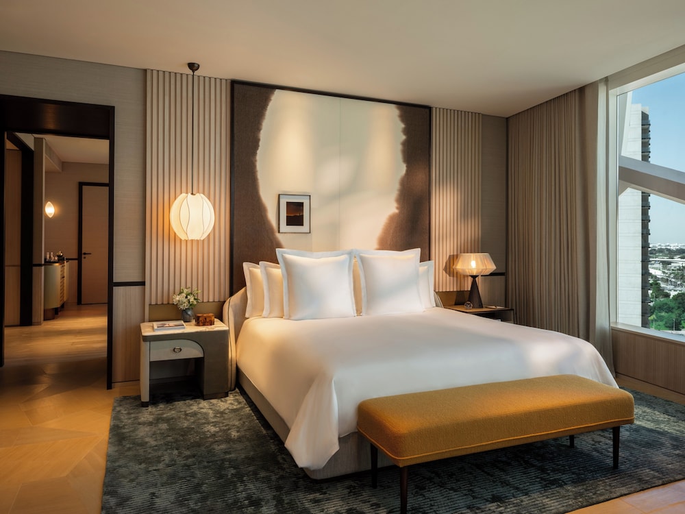 Deluxe, Suite, King Bed, Lagoon View