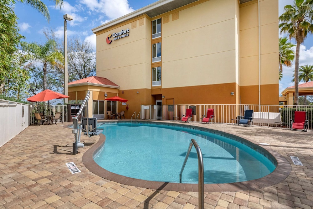 Comfort Inn & Suites Orlando North 5/25