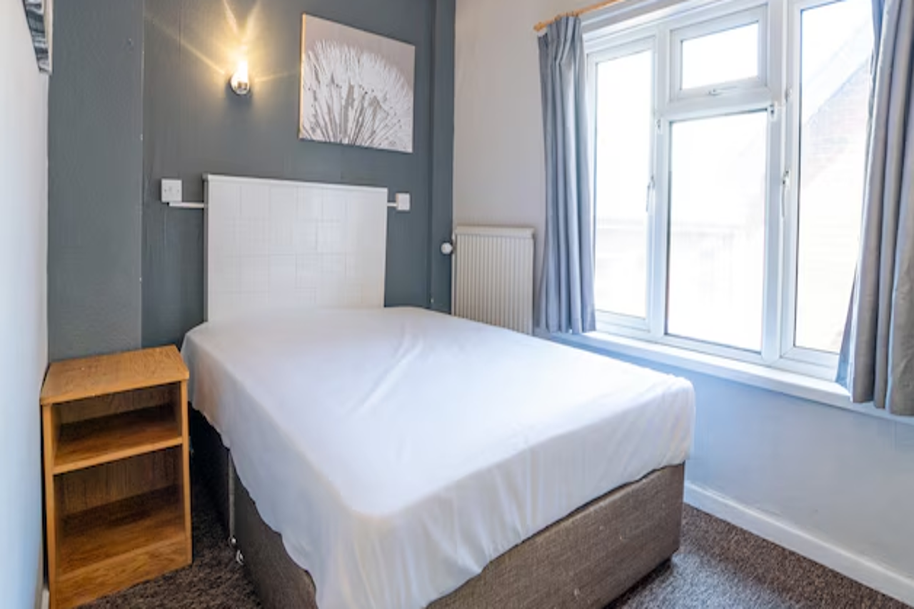 Norwich Central Hotel- Near Norwich Train Station and Carrow Road Stadium 10/44