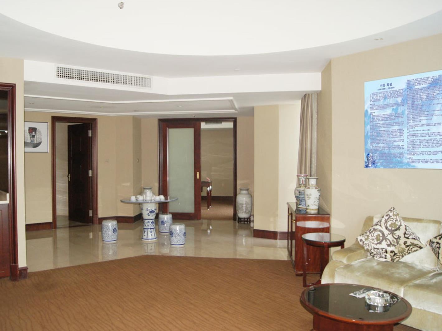 Babylon Hotel 34/53