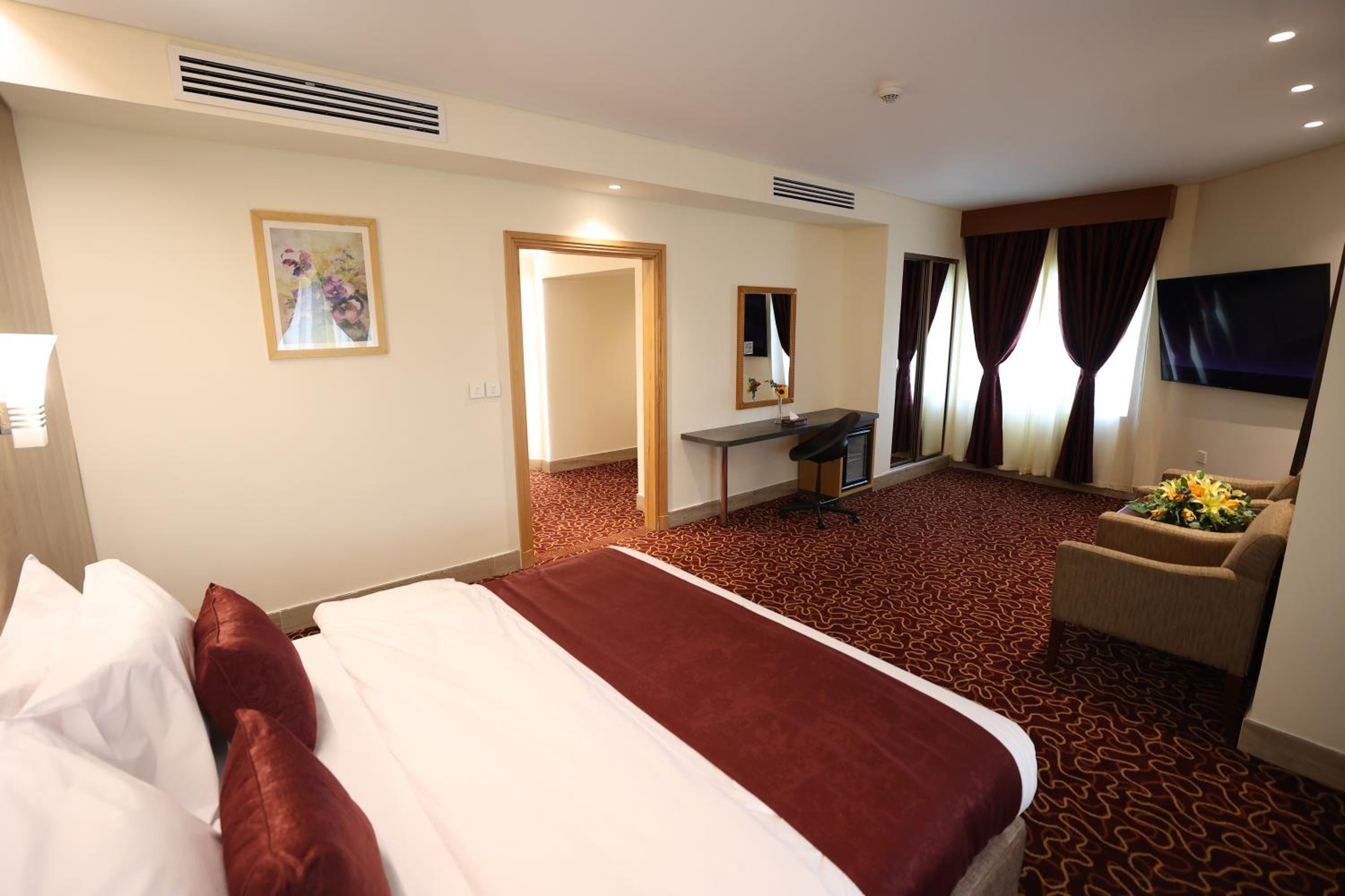 Executive, Suite
