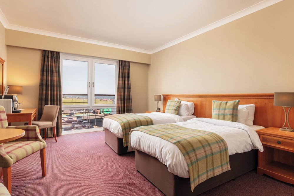 Carnoustie Hotel 14/75