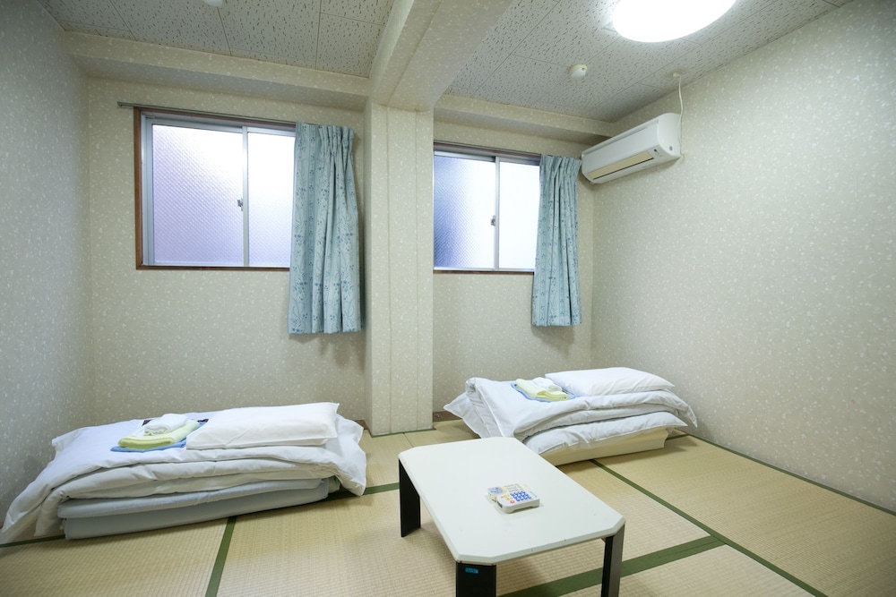Hotel Mikado 13/67