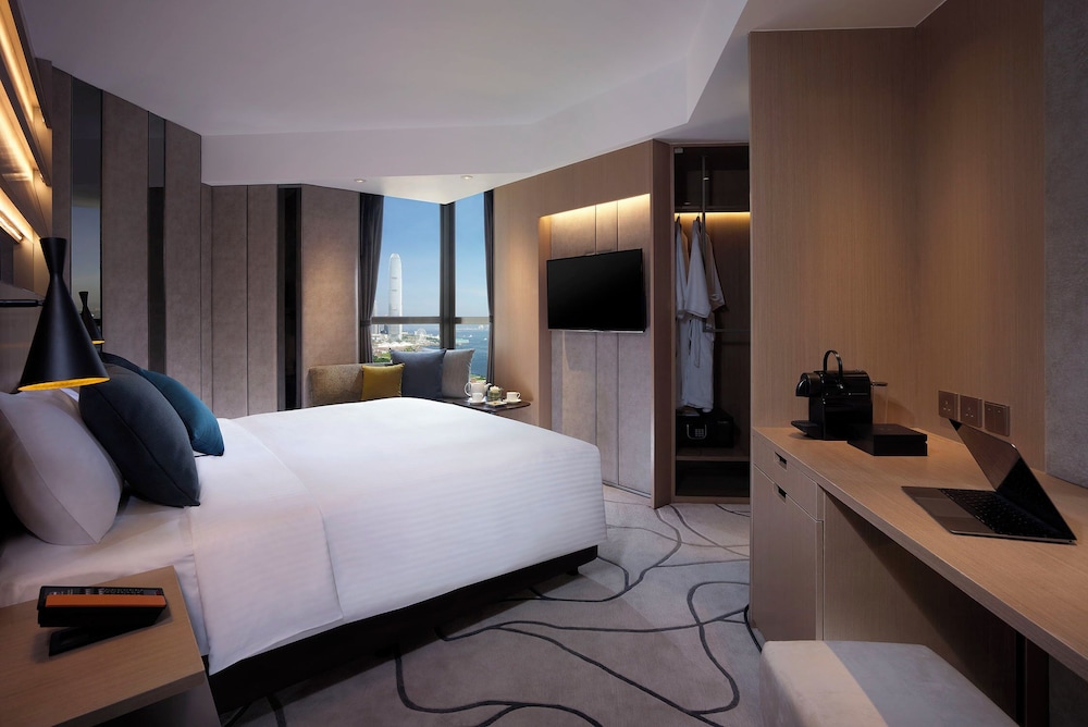 Plus, Premier, Executive, Queen Bed