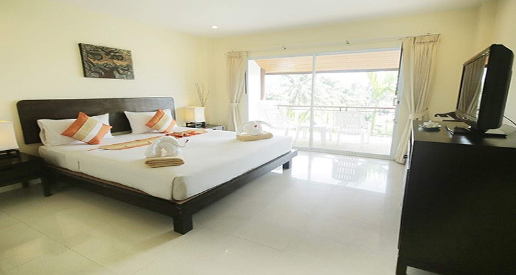Deluxe, Double or Twin Bed