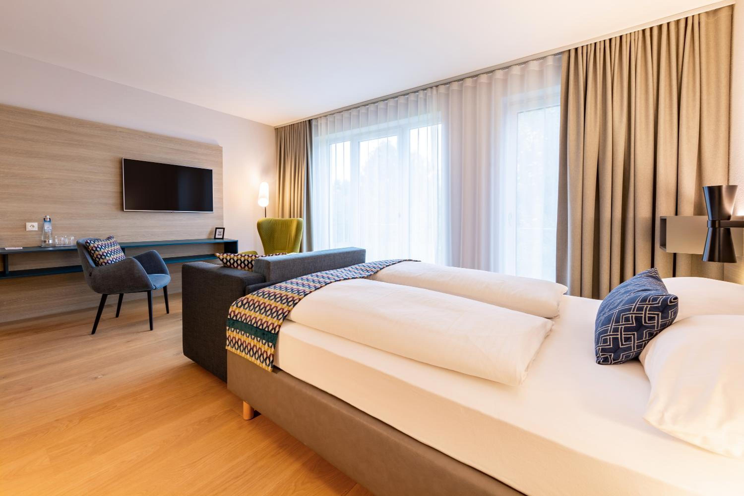 غرفة ديلوكس بسرير كوين مع أريكة، Parkhotel Maximilian Ottobeuren 4/10