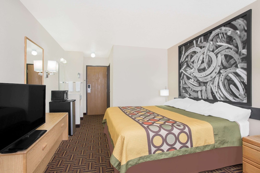 Standard, Queen Bed