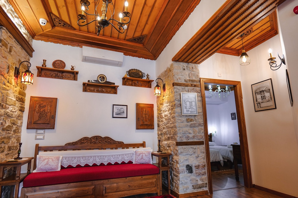 Lobby at Bineri Hotel Gjirakastra, GJIROKASTER