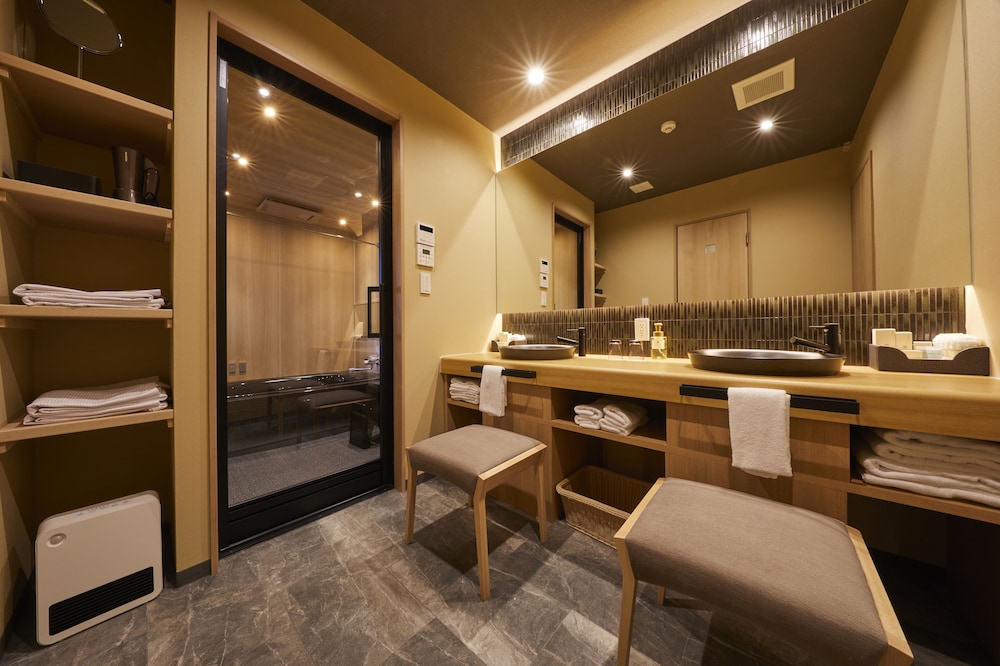 Rinn Shirakawa South 50/50