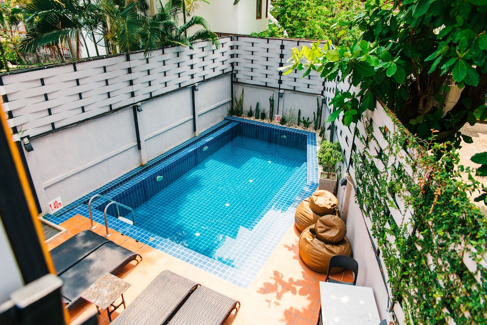 Wealth Boutique Hotel 70/71
