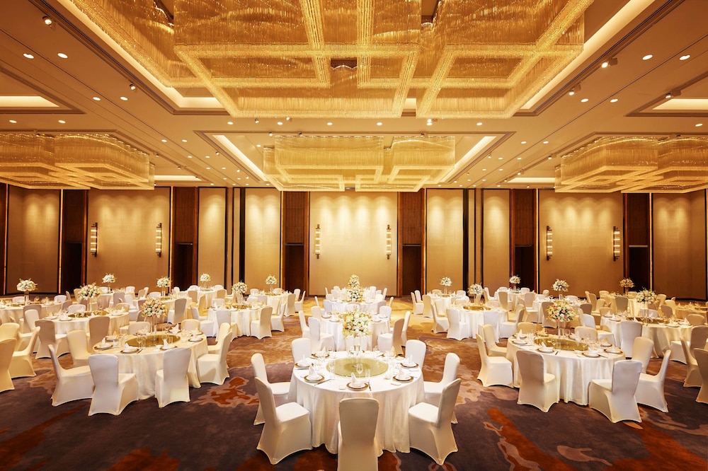 Hilton Suzhou 52/54