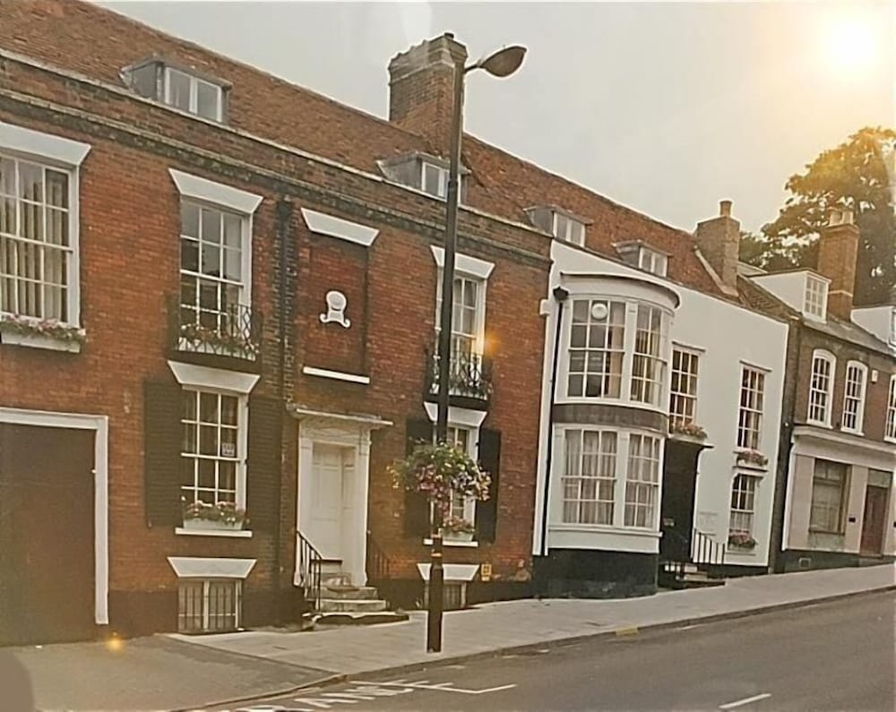 Colchester Boutique Hotel 2/50