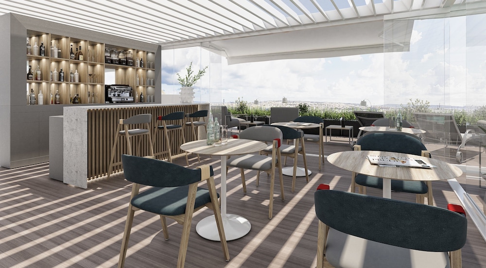 EMBASSY VALLETTA 50/63