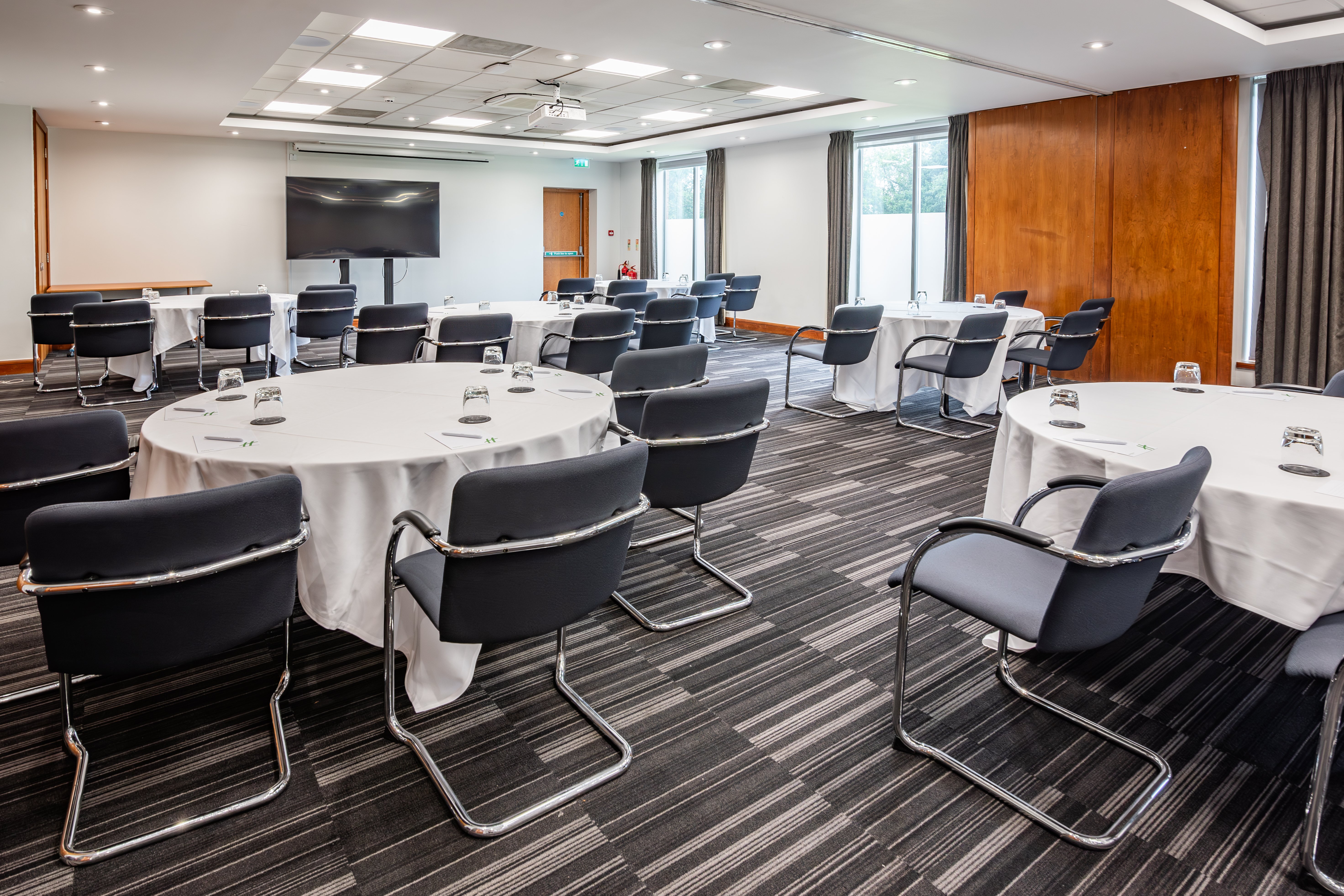 Holiday Inn Gatwick Airport 63/75