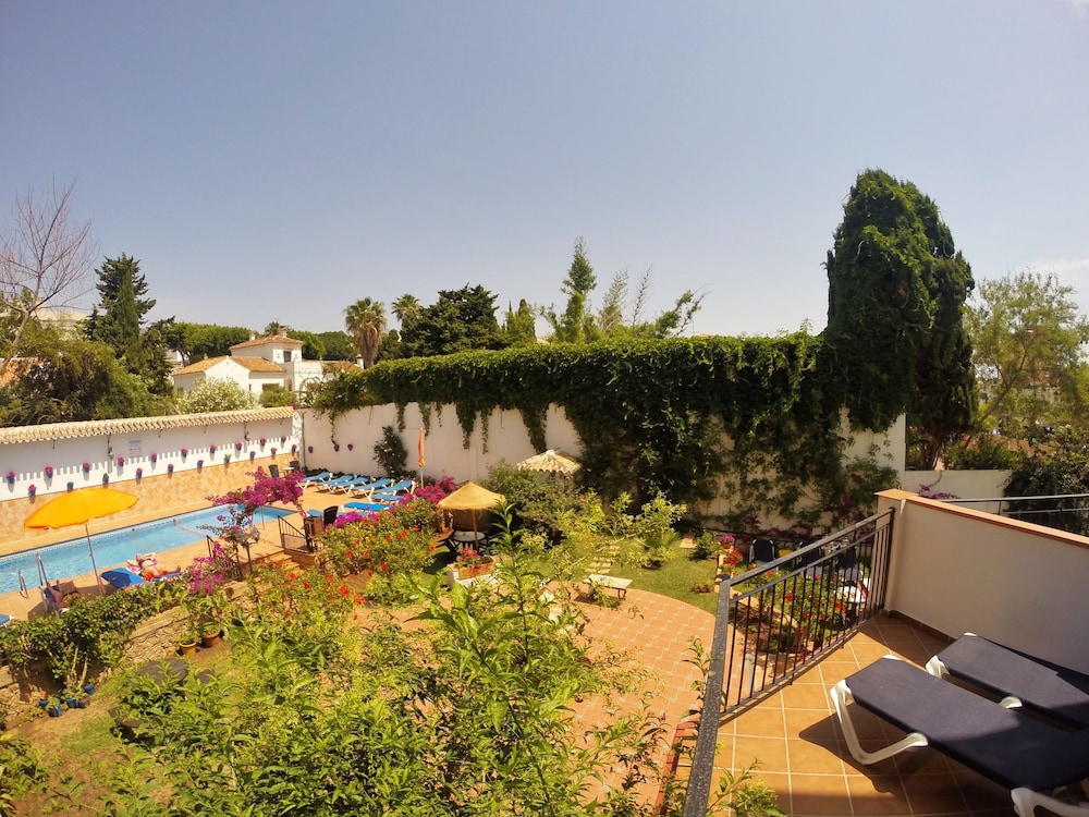 Hotel Carmen Teresa 64/72