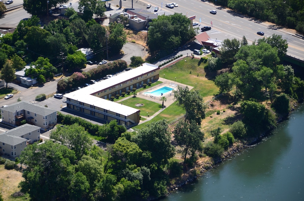 Travelodge by Wyndham Red Bluff South of Redding 61/65