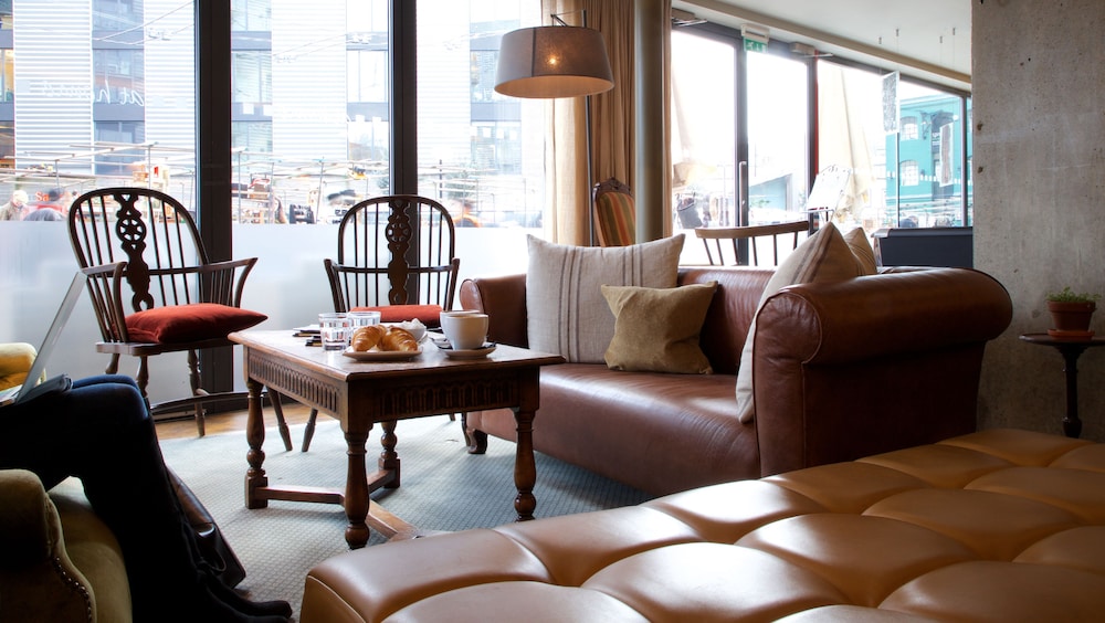 Bermondsey Square Hotel 26/50