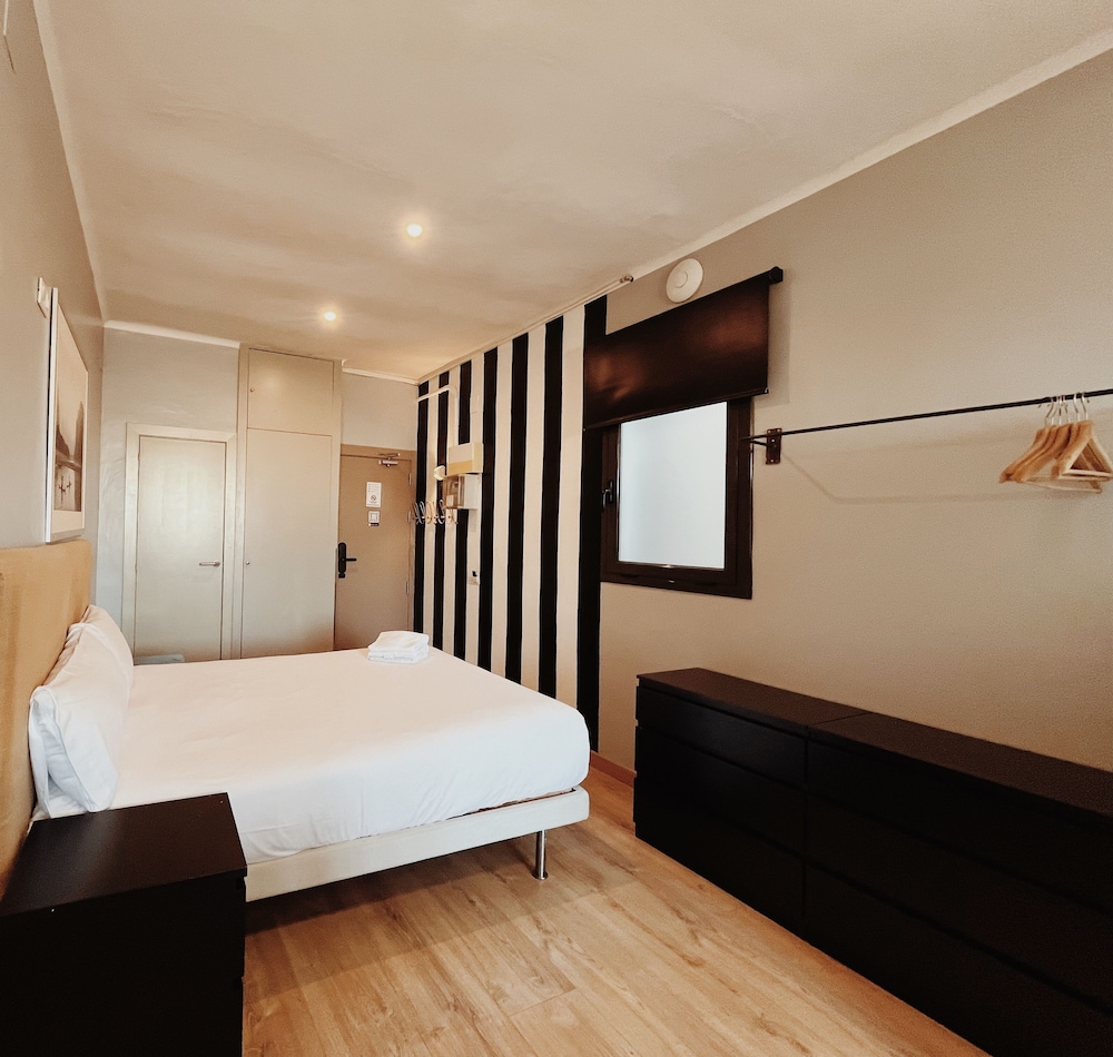 Fira Centric Apartments 27/72