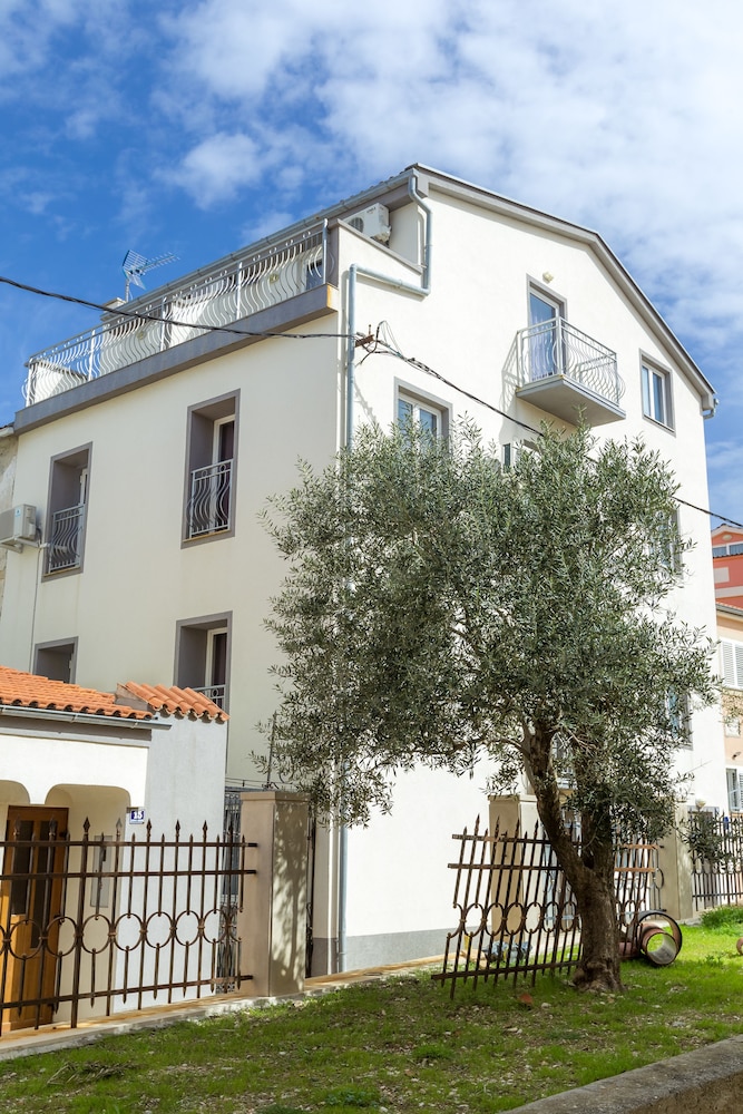 Apartments In City Center Ventus 1/49