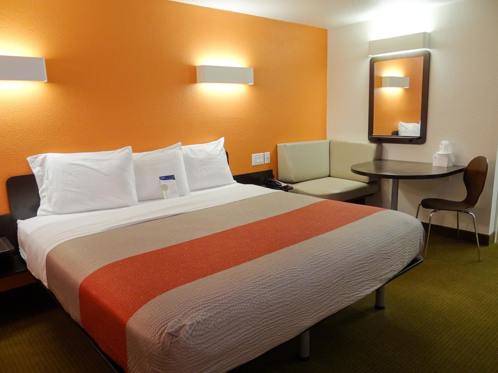 Motel6 Erie, PA 13/31