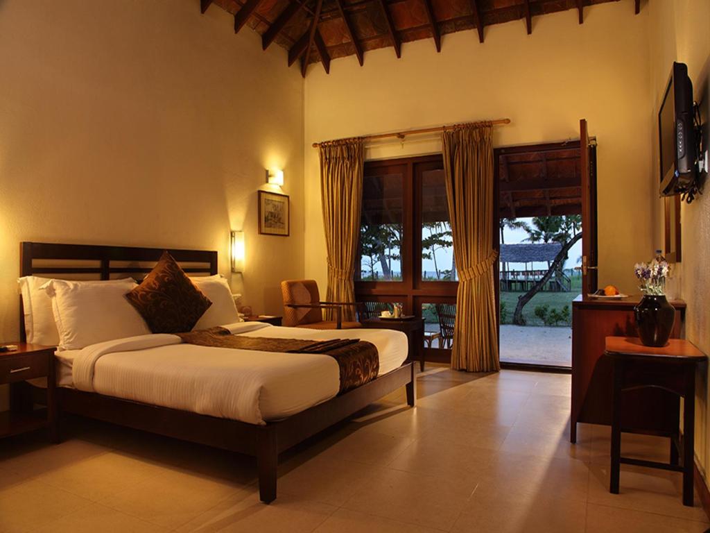 Room at Abad Turtle Beach, MARARIKULAM