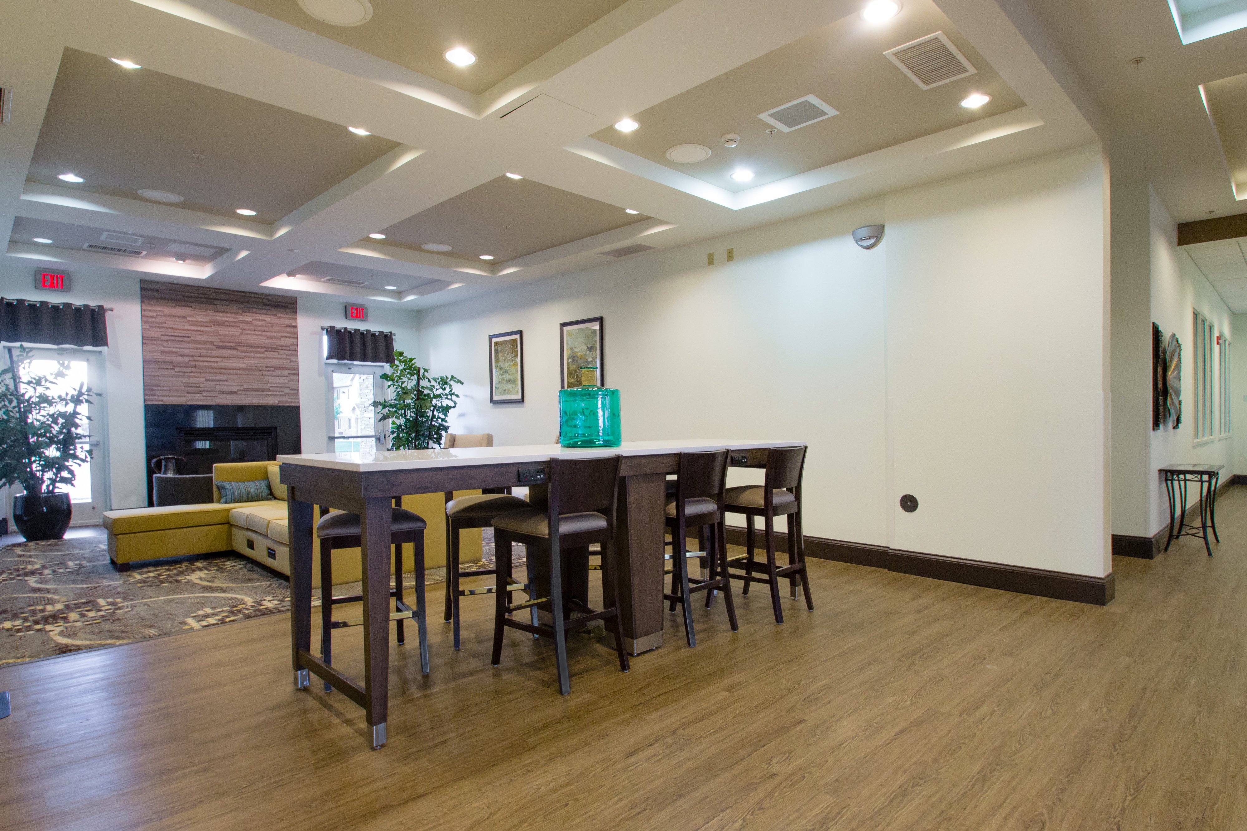 Holiday Inn Hotel Suites Bloomington Airport 36/50