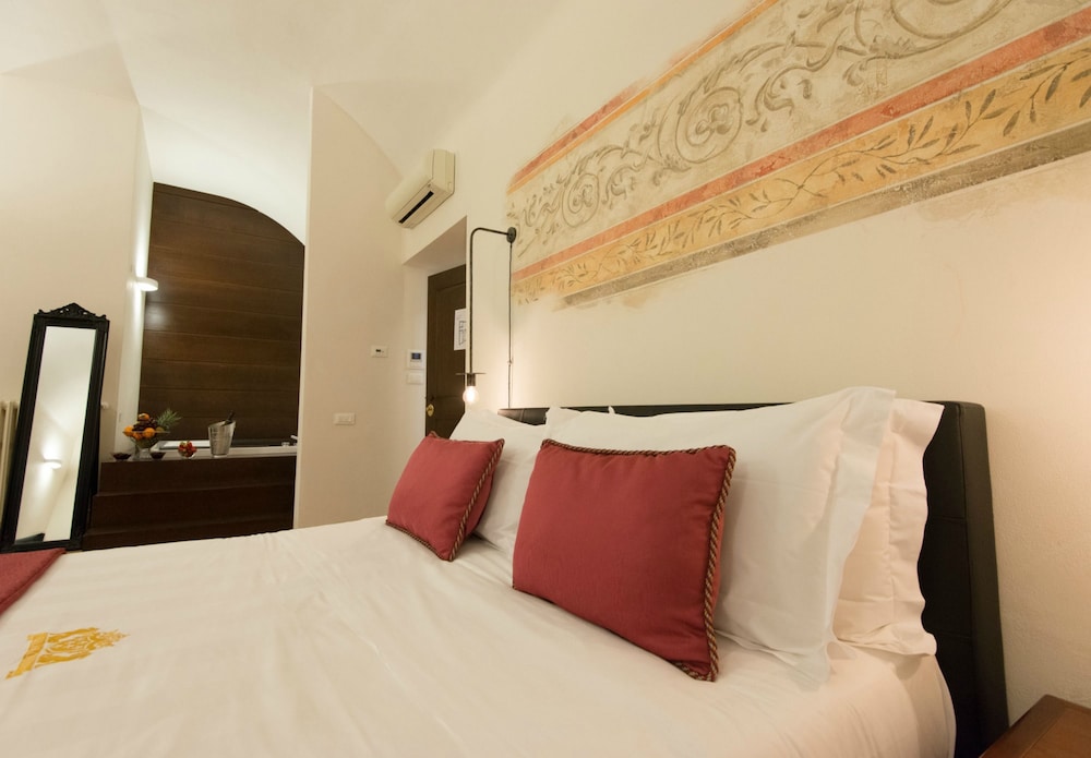 Relais Giulia 28/85