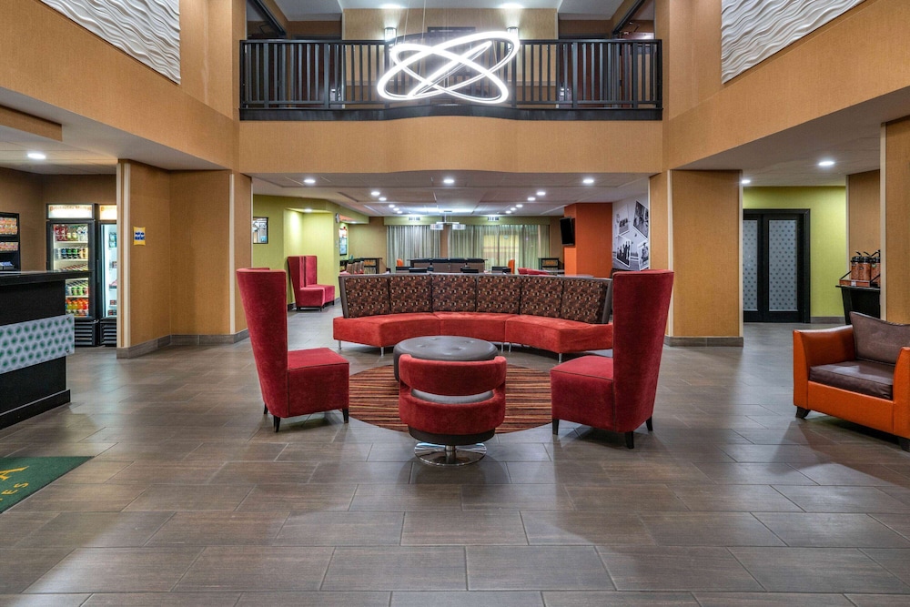La Quinta Inn Suites Clarksville 49/59