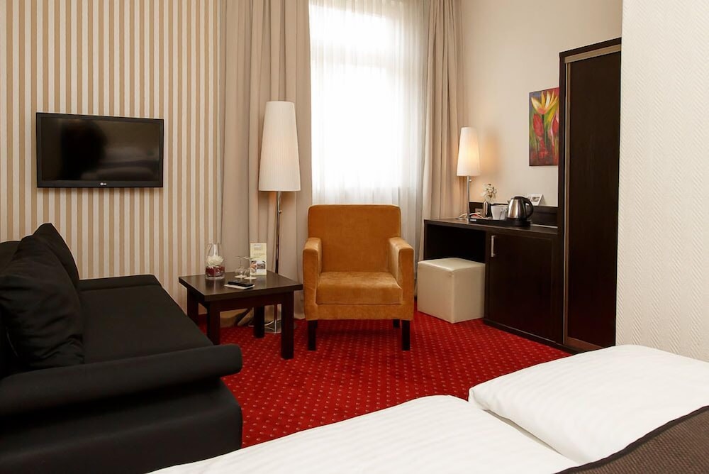 Hotel Herbst GmbH 25/33