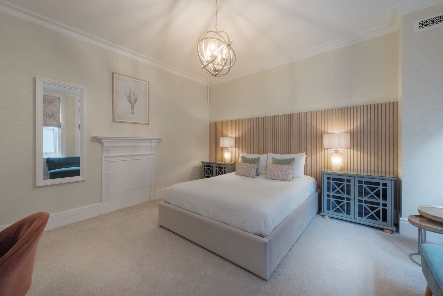 Executive, King Bed, Bath and Shower