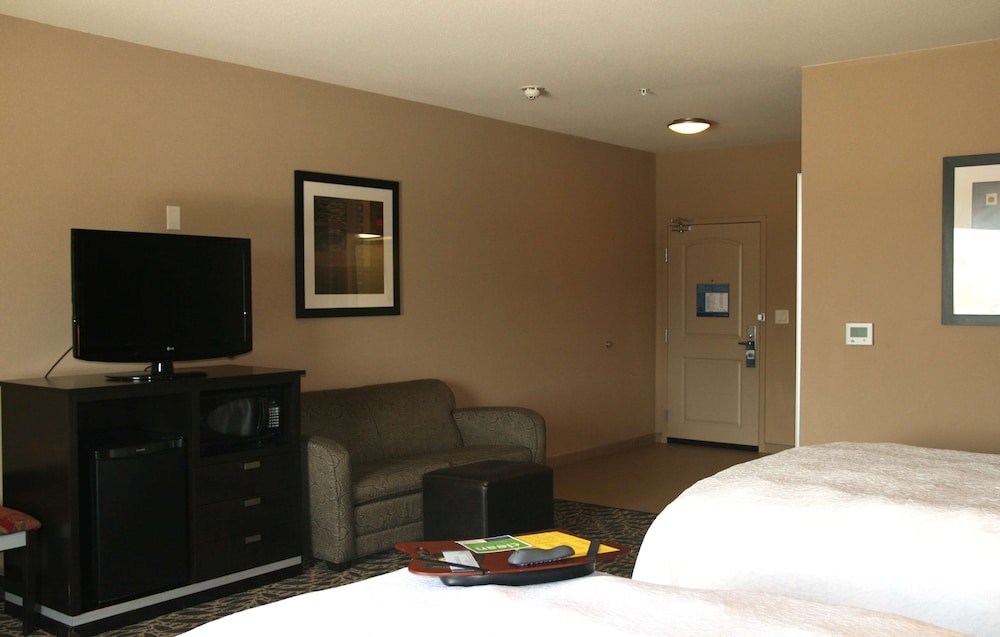 Hampton Inn & Suites Bay City, TX 24/39