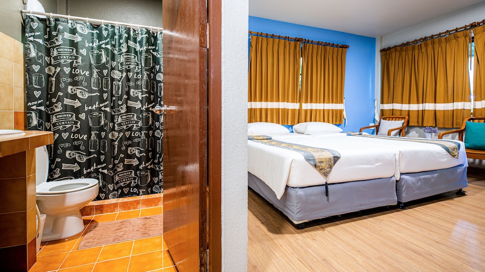 Baan Klang Aow Beach Resort 13/66