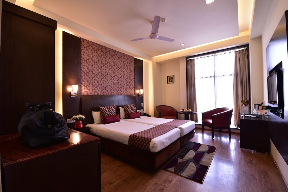 HOTEL SURYA PLAZA 6/46