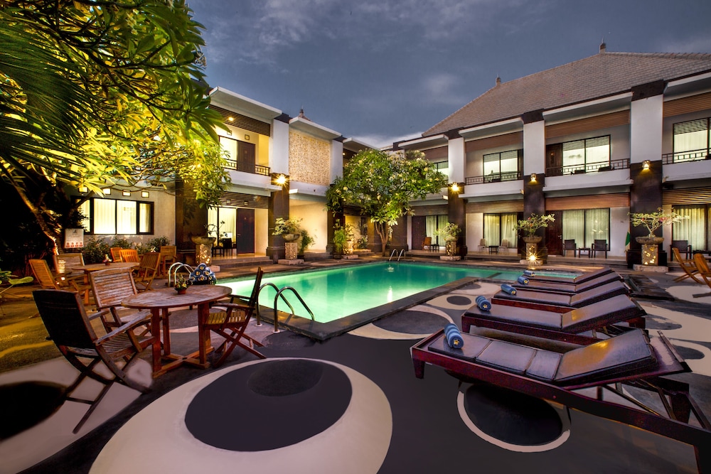 The Radiant Hotel Spa 46/50