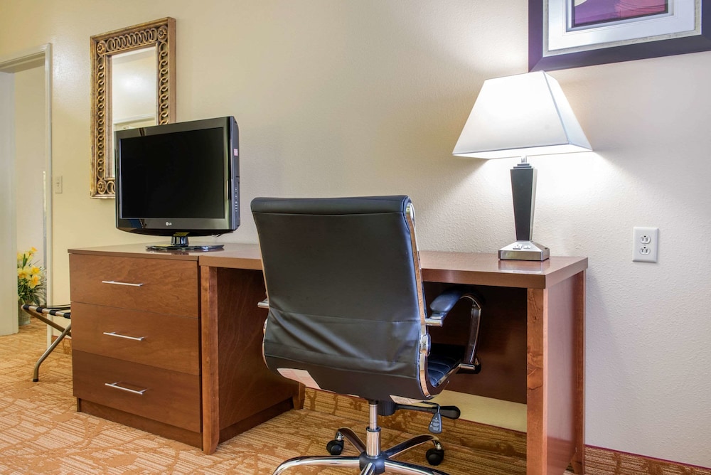 Quality Inn Jacksonville Near I-72 37/37