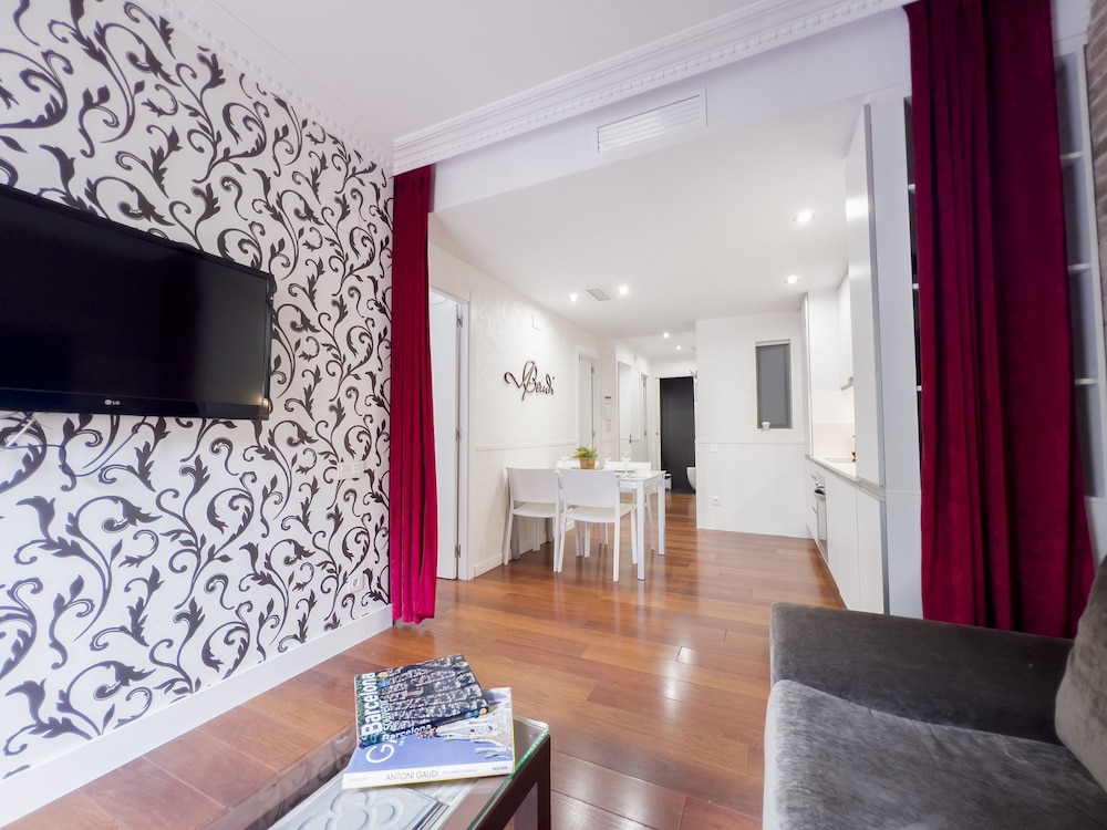 Enjoybcn Gaudi Apartments 25/50