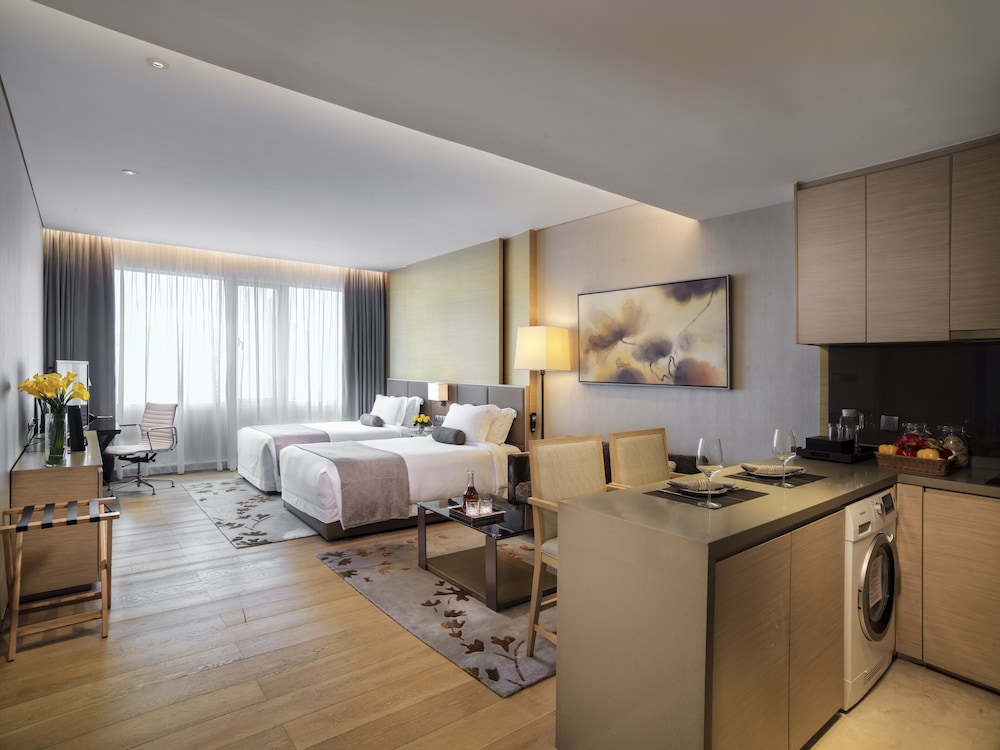 DELUXE, STUDIO, TWIN BEDS