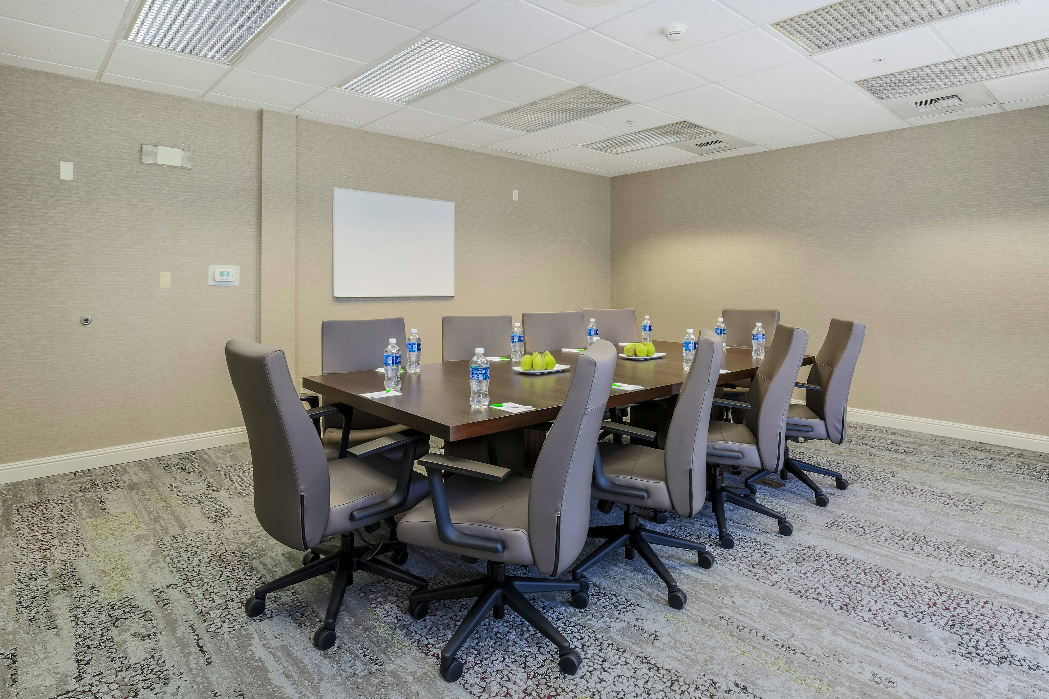 Courtyard by Marriott Roseville Galleria Mall/Creekside Ridge Drive 23/28